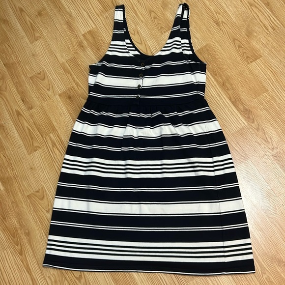 Dress - Picture 1 of 1